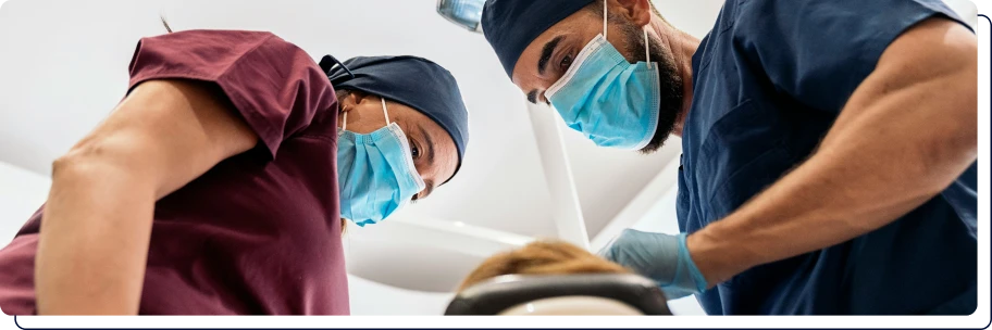 deux dentistes vu du bas
